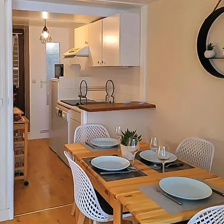 1 Bedroom Awesome In Appartement