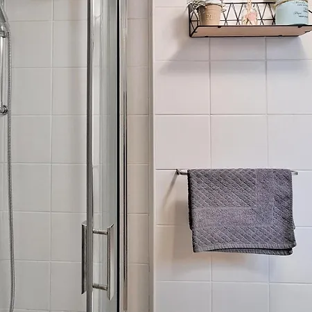 1 Bedroom Awesome In Appartement *