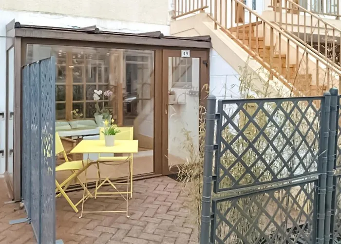 Beautiful In Apartman Grandcamp-Maisy